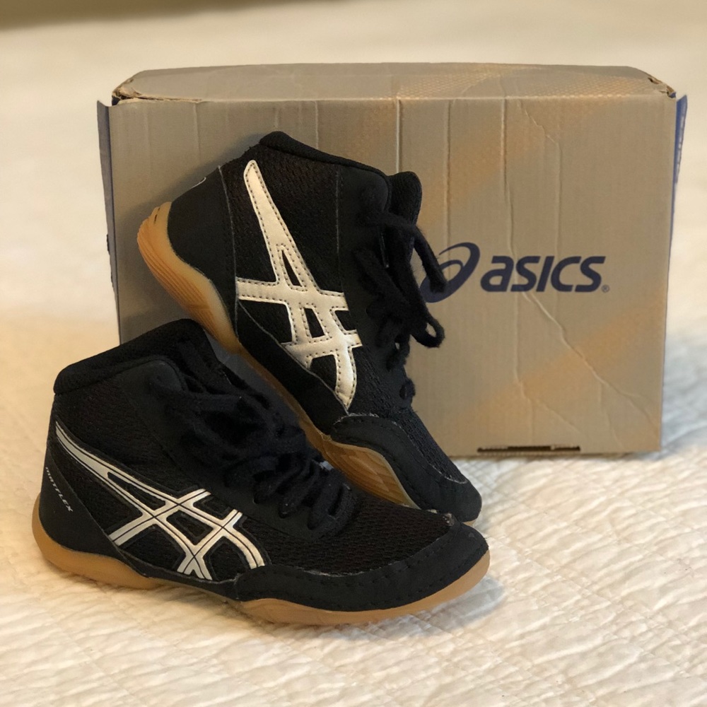 ASICS Matflex wrestling shoes - kids size 11